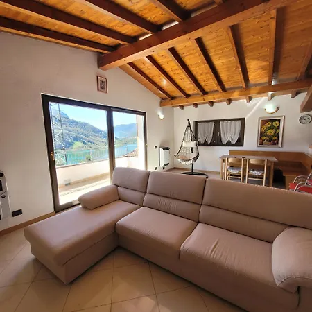 Dall'angelo Attico Mountain Endine Hospitality * Endine Gaiano